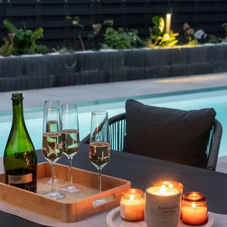 Estelle - Pool, Jacuzzi, Sauna - Balaton Villa Balatonkenese